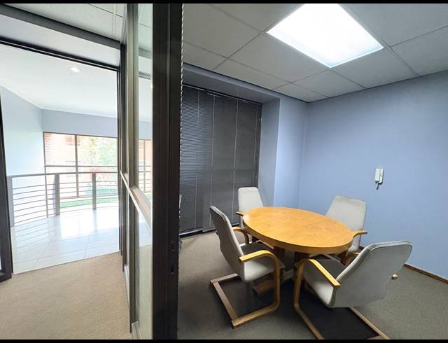 700M² OFFICE FOR SALE IN FOURWAYS